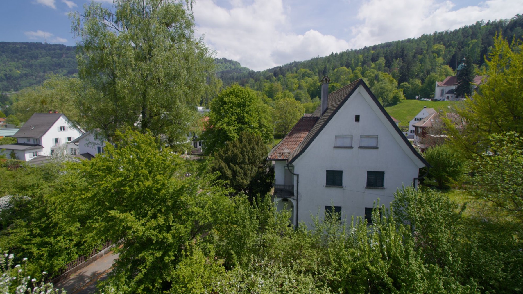 Ausblick über die Nachbarschaft zur Kirche